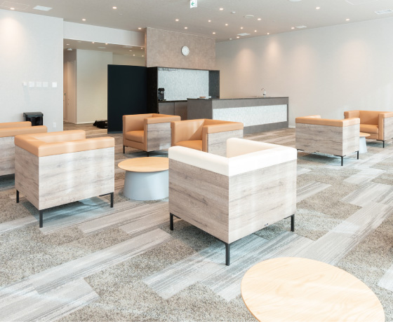 ゆったり寛げるスイートラウンジ