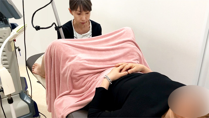 モナリザタッチの施術風景