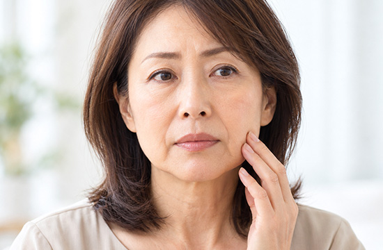 年齢とともに気になる口まわりやあごのたるみ